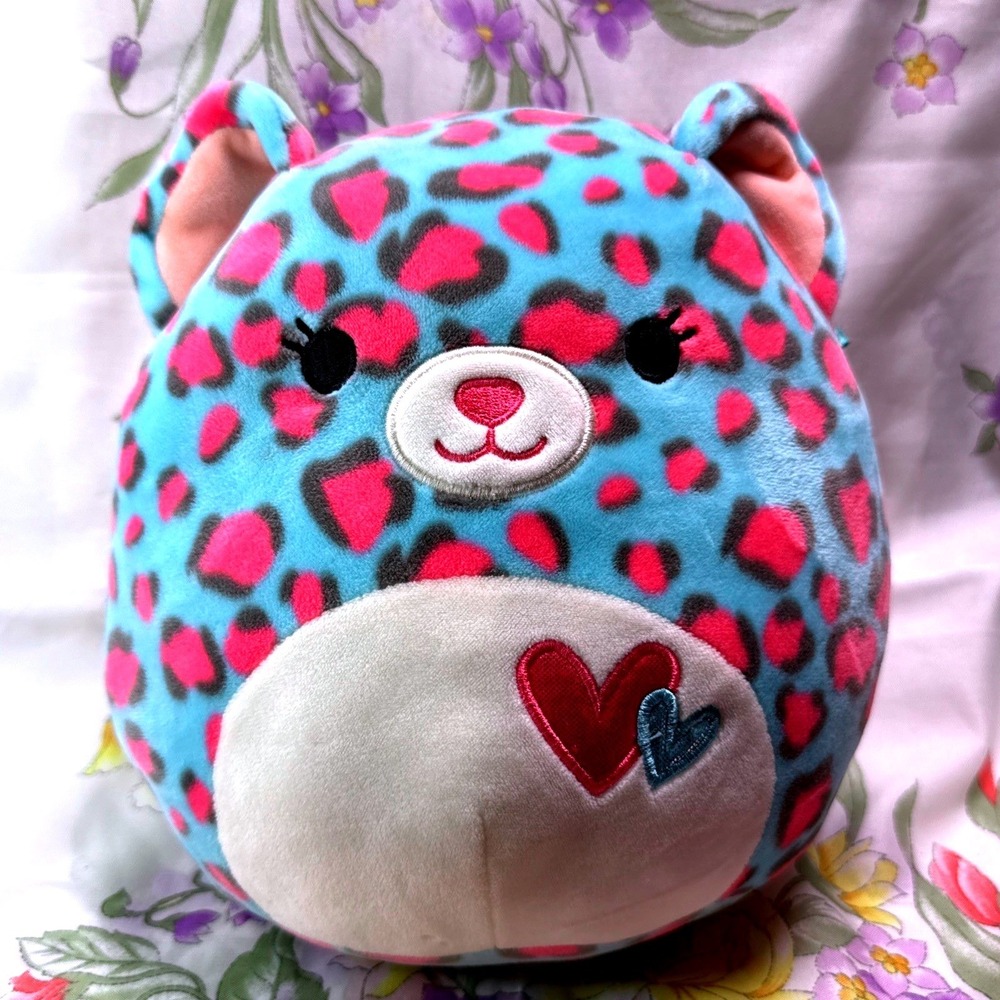 Squishmallows Chelsea Cheetah 10" Valentine Plush Blue Pink Double Hearts‎